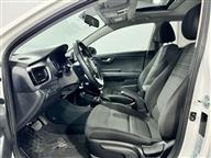 Kia Stonic 1.4 MPI Elegance Sunroof Otomatik 100 Ps SUV